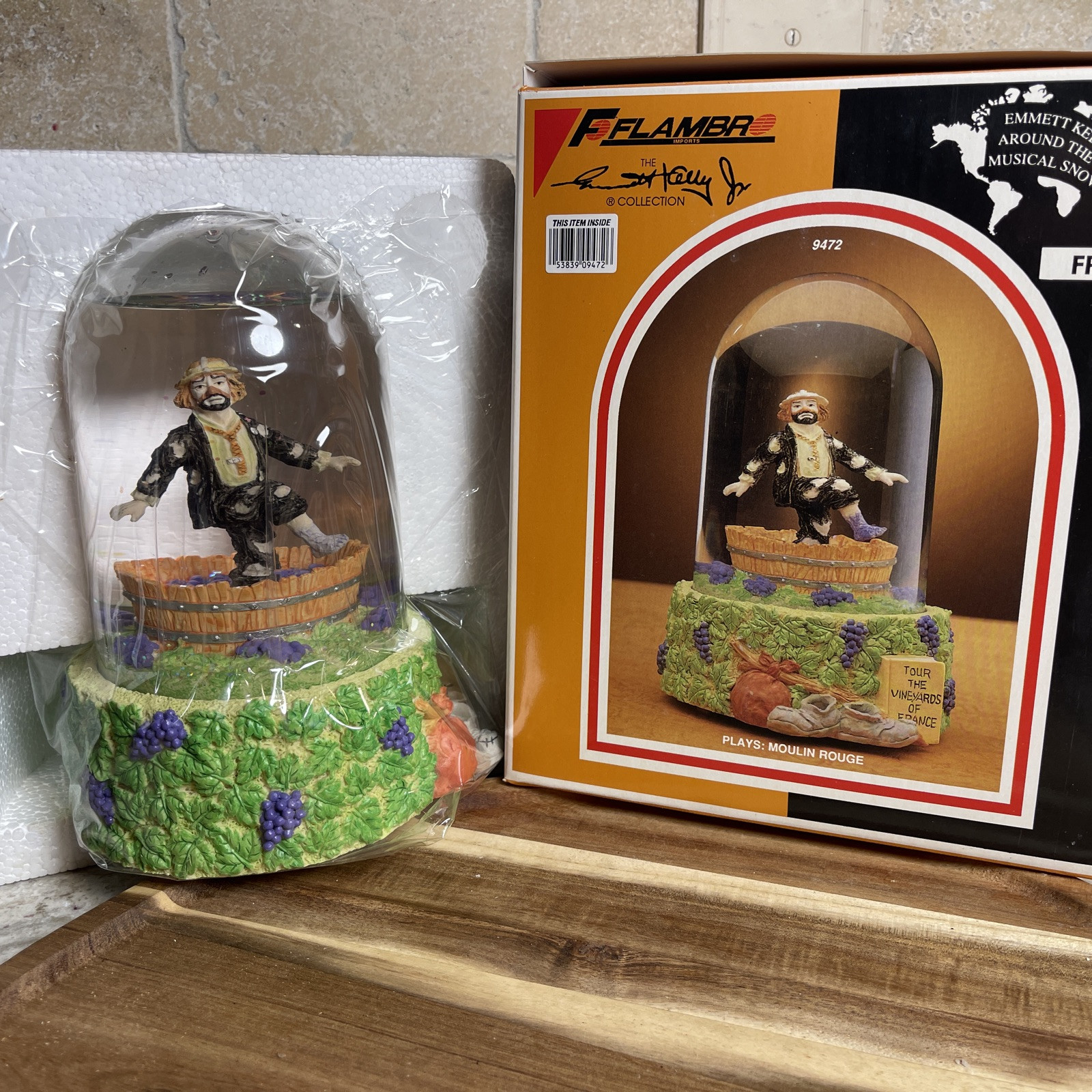 Rare Emmett Kelly Around The World Musical Snow Globe France, New Sealed 1991