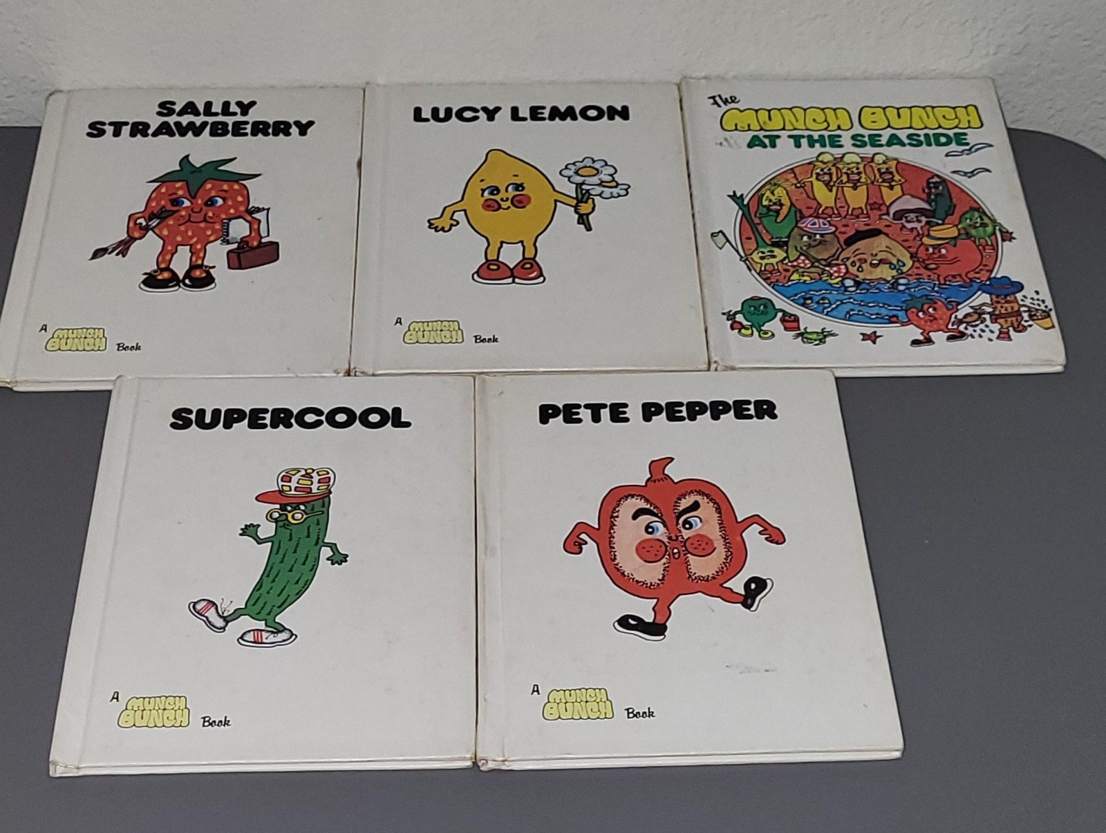 Vtg 1981 A/The Munch Bunch Lot of 5 Hardcover Kids/Collector Books by Giles Reed