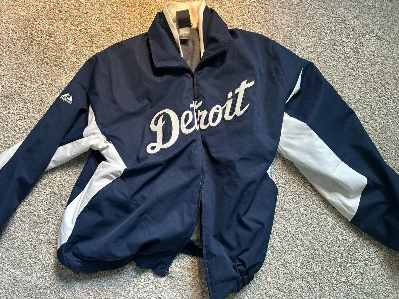 VTG MAJESTIC DETROIT TIGERS FULL ZIP AUTHENTIC GAME TIME DUGOUT JACKET SIZE XL VTG MAJESTIC DETROIT TIGERS FULL ZIP AUTHENTIC GAME TIME DUGOUT JACKET SIZE XL