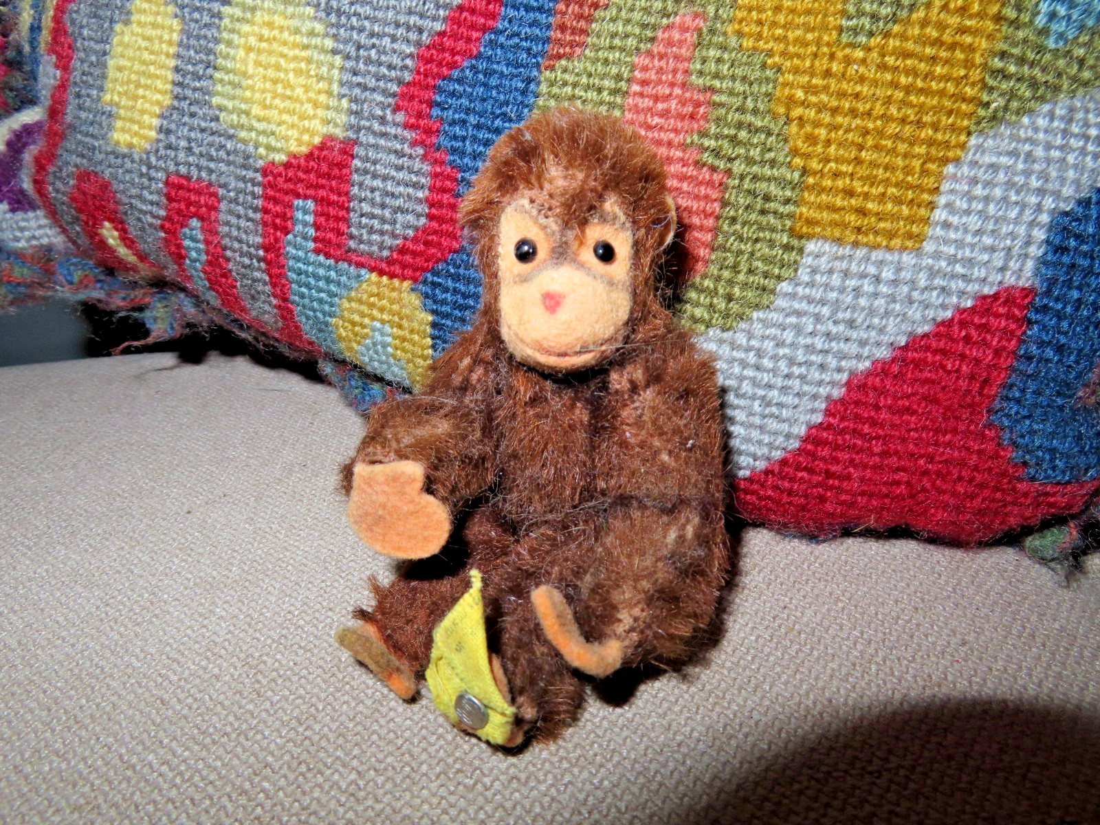 Vintage STEIFF JOCKO Miniature Mohair Jointed Monkey Chimp Rare Button 4” Vintage STEIFF JOCKO Miniature Mohair Jointed Monkey Chimp Rare Button 4”
