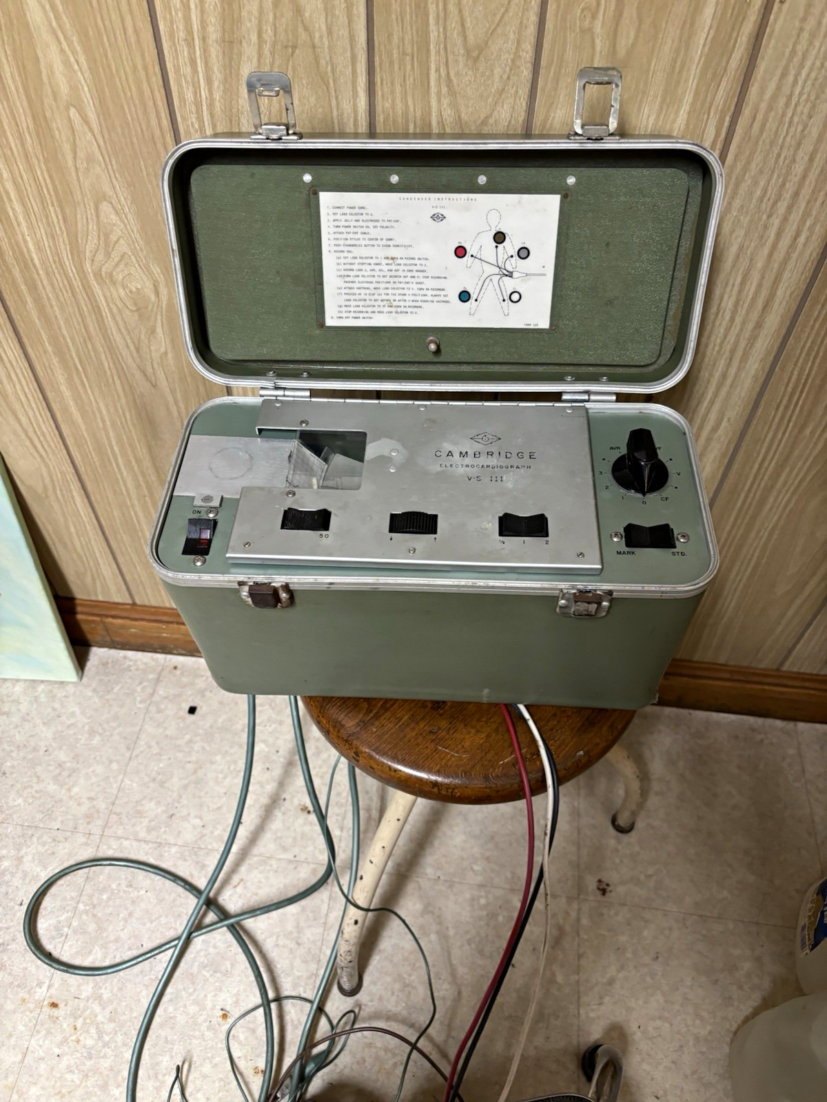 Mid 20th century vintage Cambridge VS III portable EKG machine Turns on.