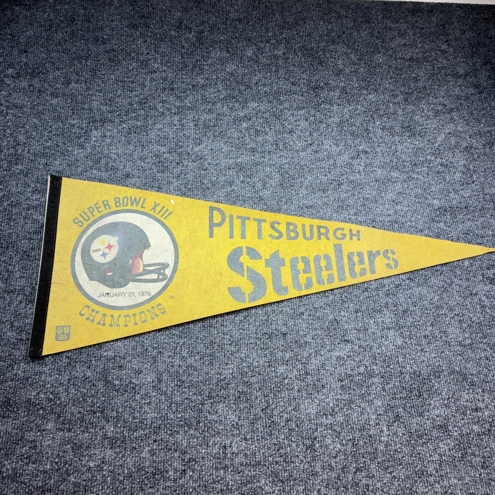Vintage 1976 Pittsburgh Steelers NFL Super Bowl Champions Pennant 30” 