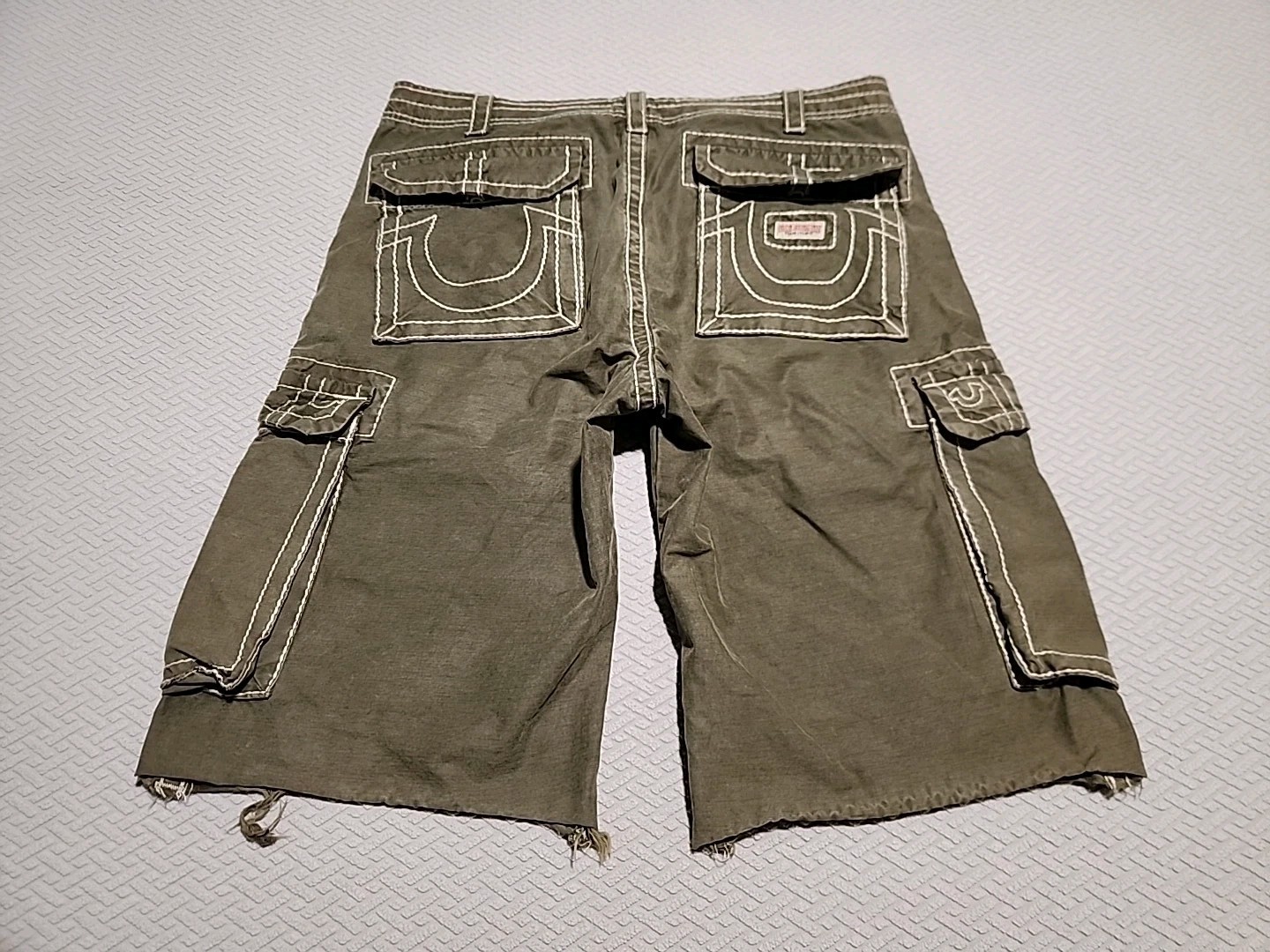 True Religion Isaac Cargo Shorts Mens 34 Green Big T Stitching Utility MAR841EH