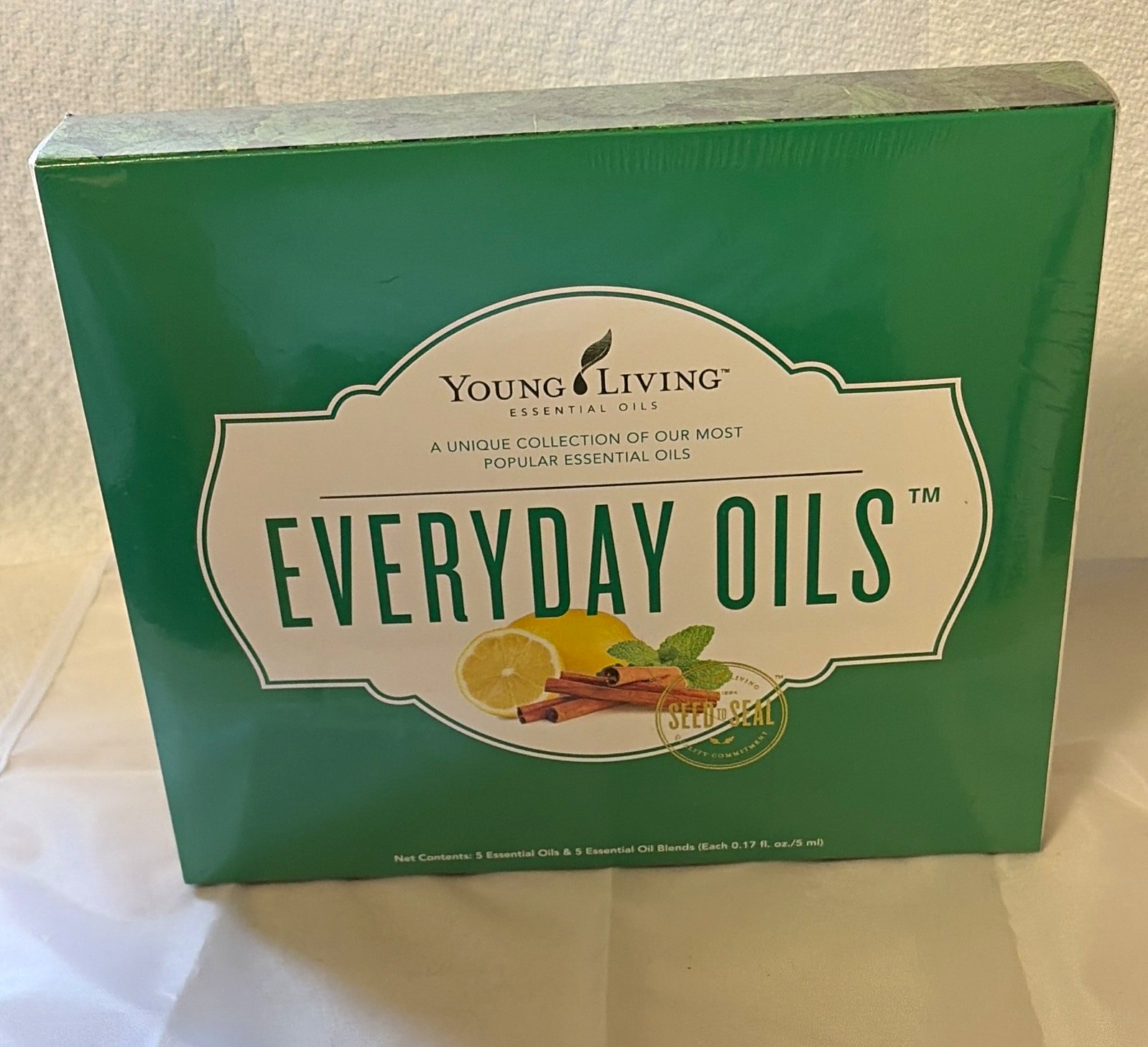 Young Living Everyday Oils Essential Oil Set 10x5ml Seed to Seal Box