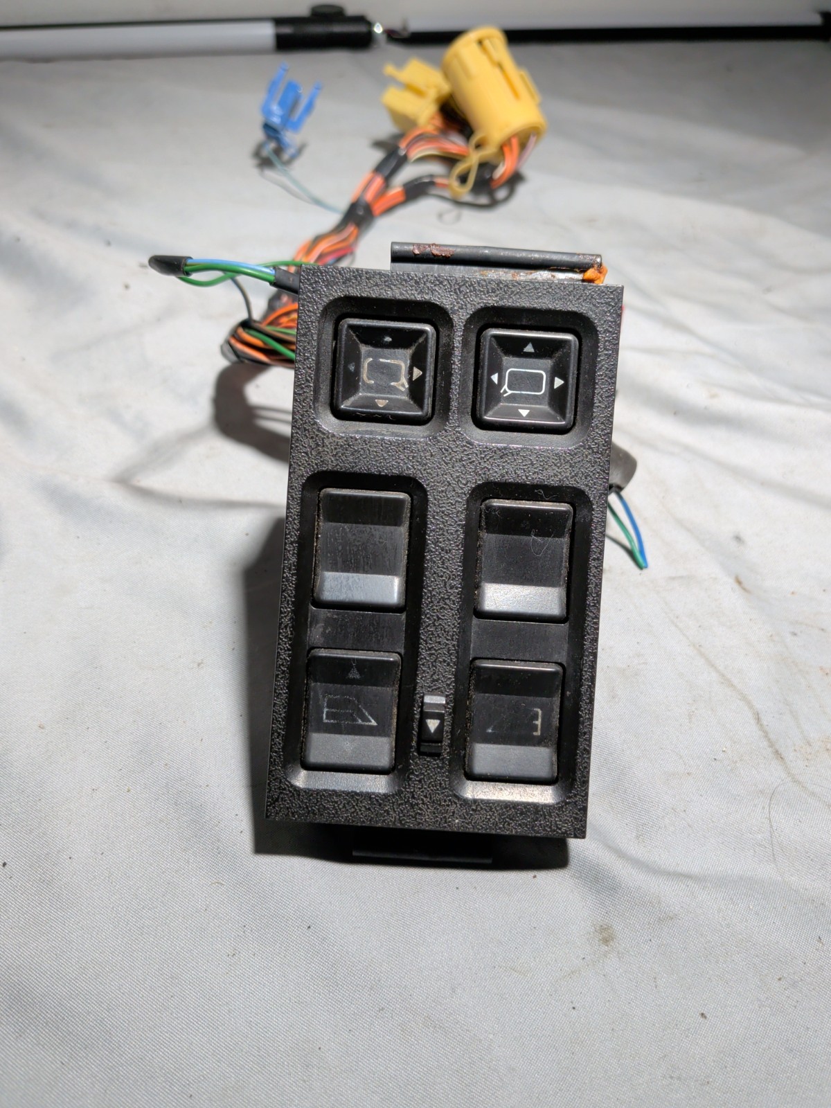 1988-1990 Jaguar XJ6, Vanden Plas  Master Power Window Mirror Switch DBC3211