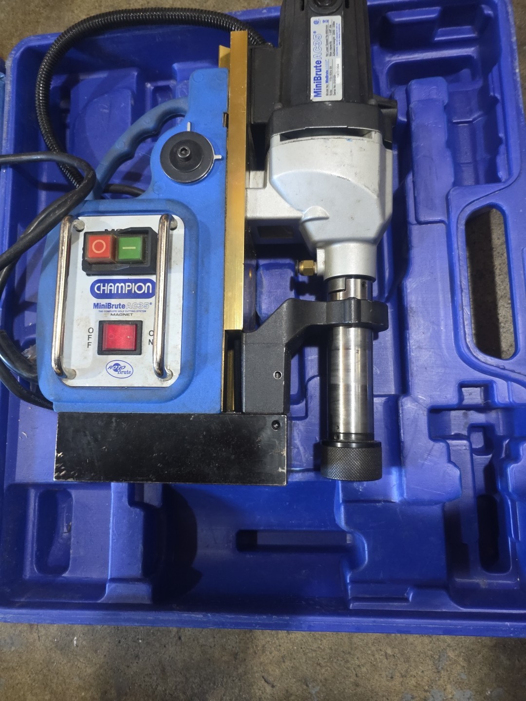 Champion Miniature AC35 The Complete Hole Cutting System Magnet Champion Miniature AC35 The Complete Hole Cutting System Magnet