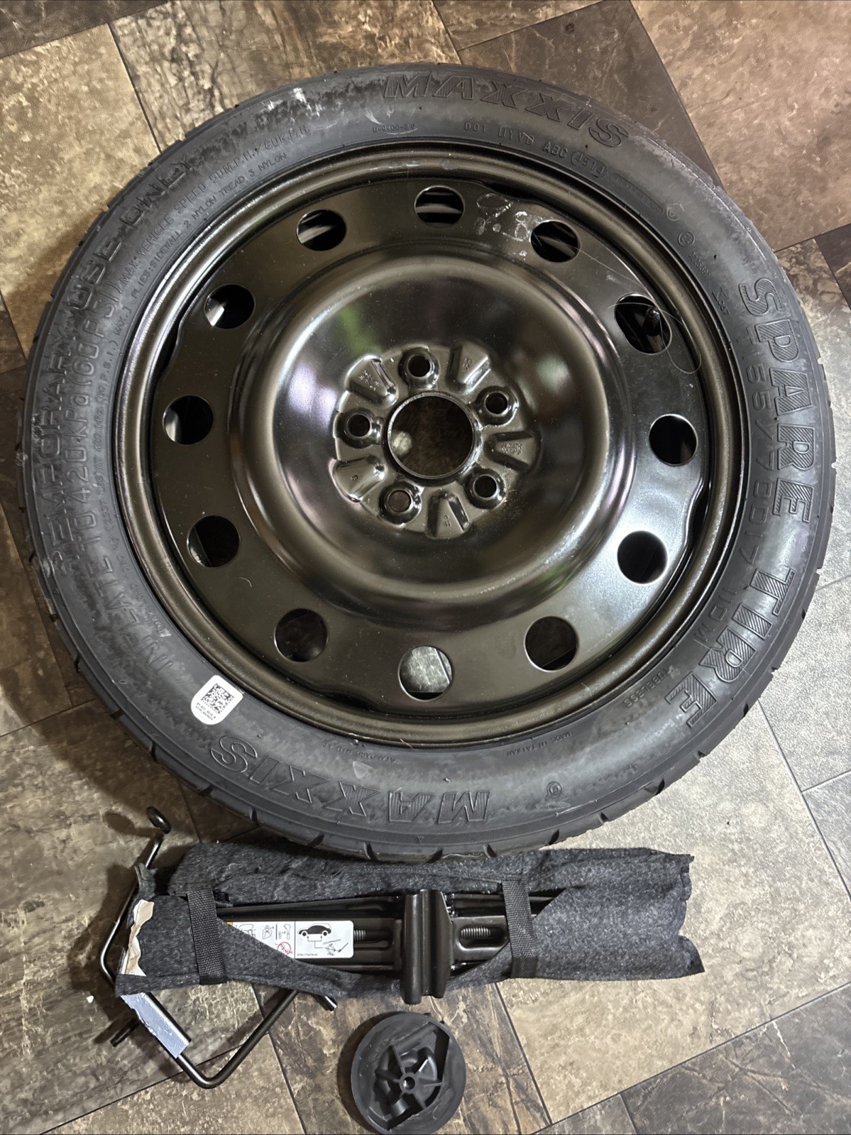 SPARE TIRE W/JACK KIT 17
