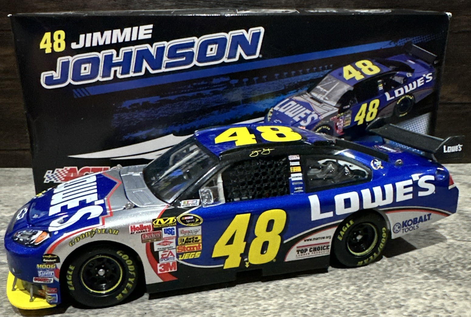 2009 Jimmie Johnson #48 Lowe’s Chevrolet Impala COT 1/24 Action NASCAR Diecast