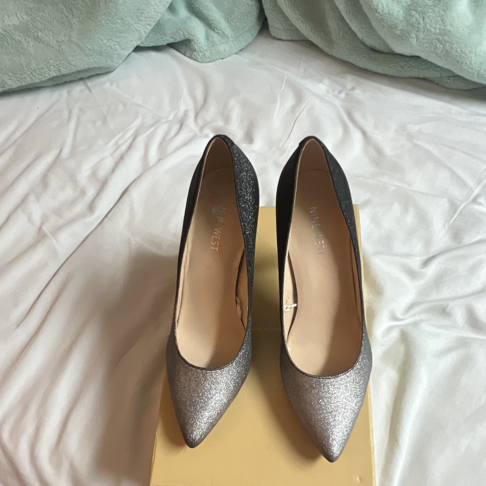 NINE WEST Women Pointed Toe Stiletto Pump Heels High US 8.5 M Black and silver NINE WEST Women Pointed Toe Stiletto Pump Heels High US 8.5 M Black and silver