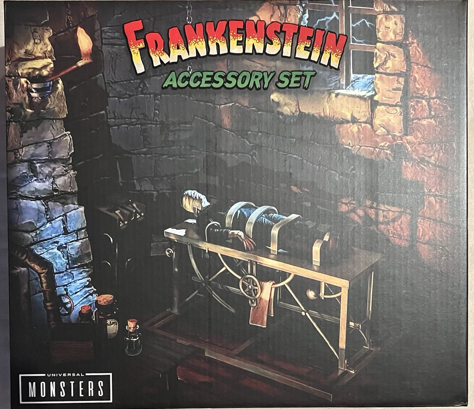 NECA / REEL TOYS /UNIVERSAL MONSTERS - FRANKENSTEIN Accessory Set- NEW -SEALED