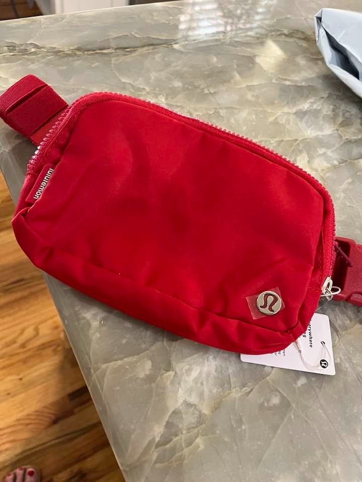 lululemon everywhere belt bag 1l lululemon everywhere belt bag 1l