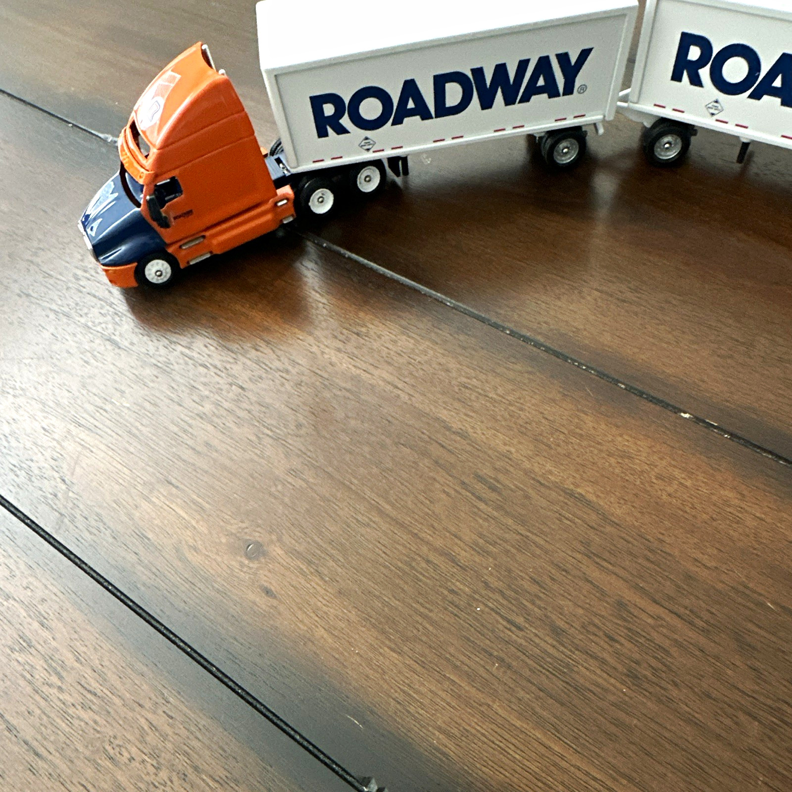 Winross Roadway Tractor Trailer Semi Truck w/ 2 Trailers Orange White Blue