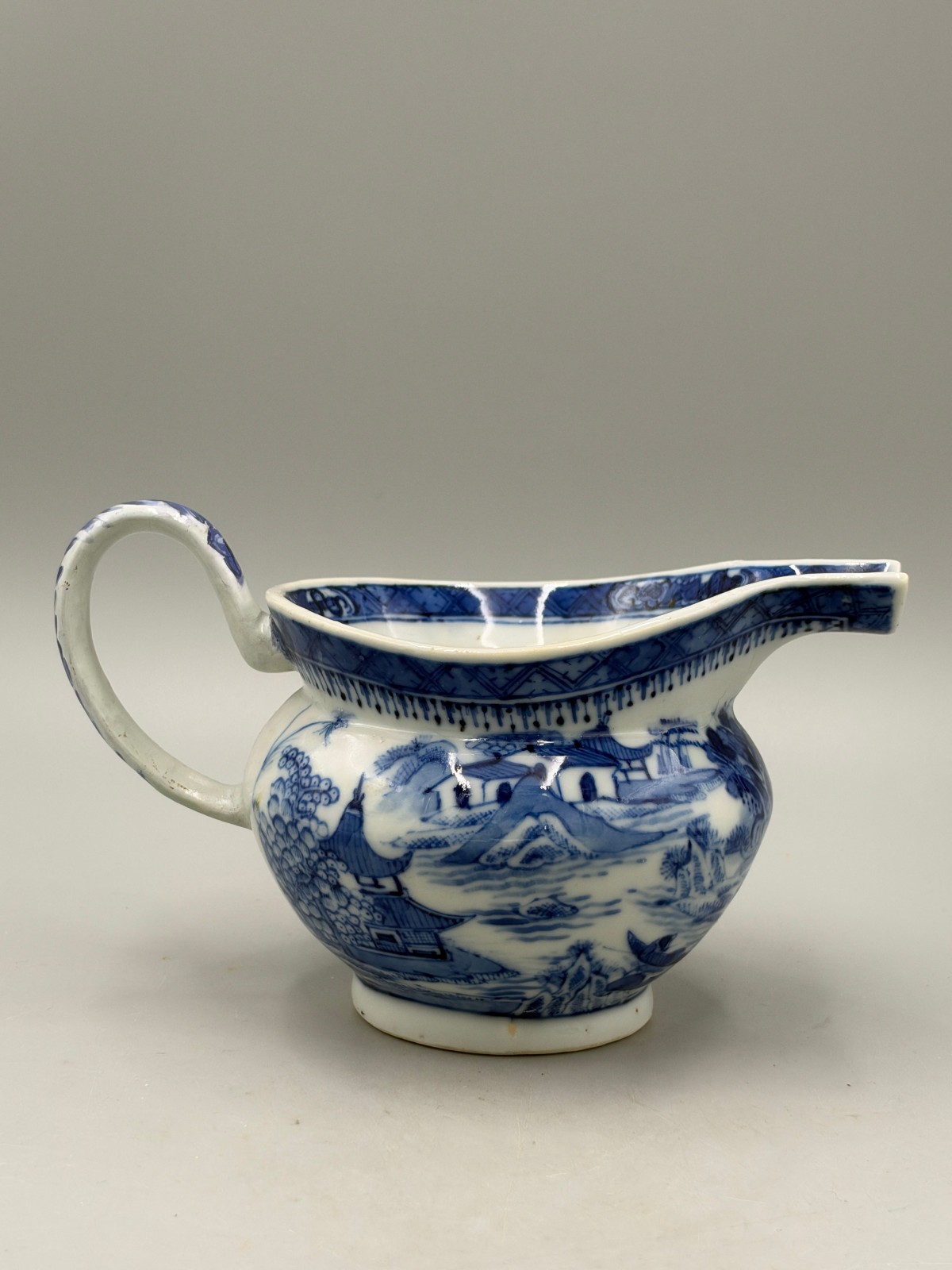 Antique circa 1780‑1800 Qianlong period Chinese export porcelain Creamer Pot Jar