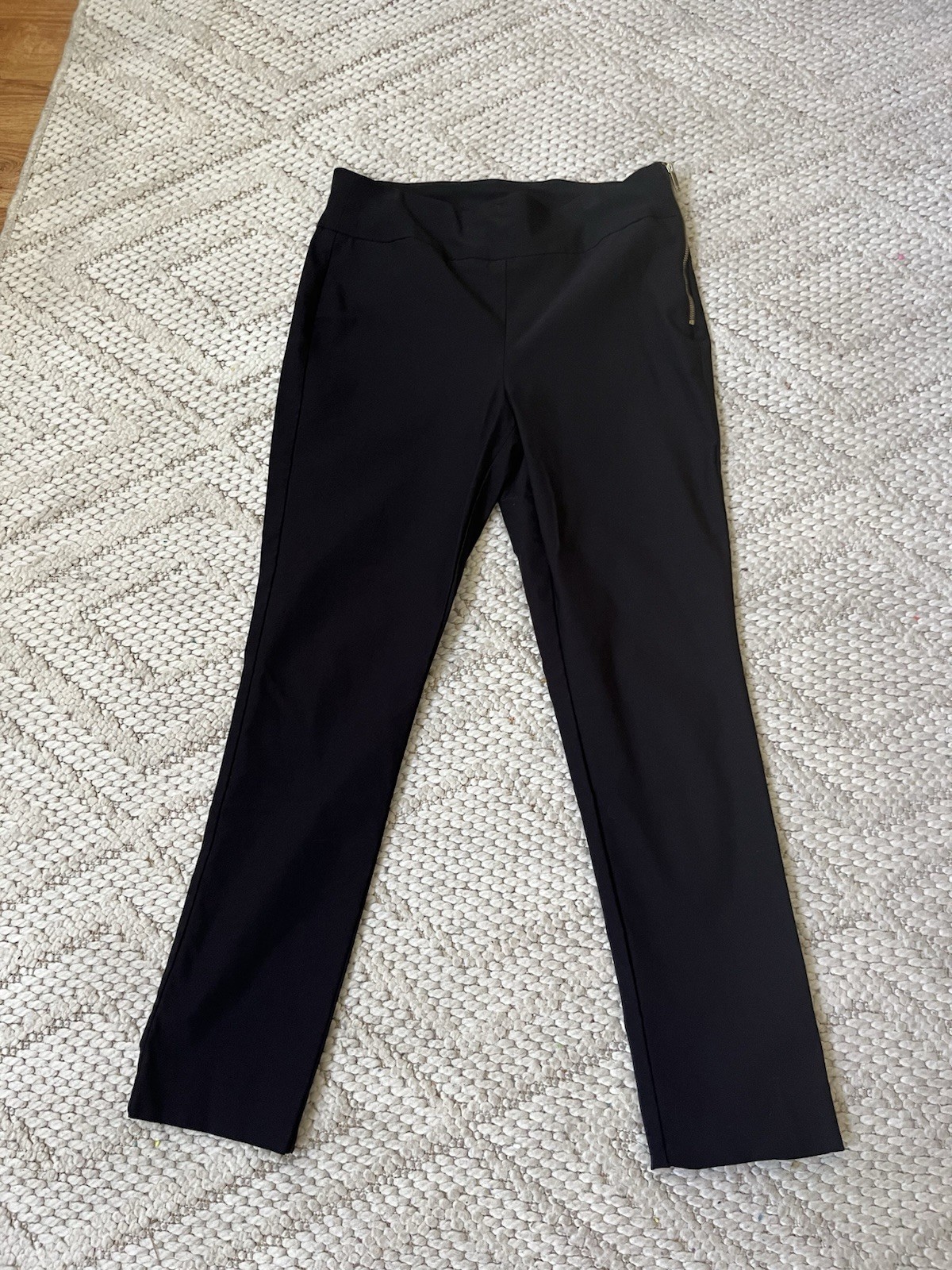 SO SLIMMING BY CHICO\'S Black Stretch Rayon Side Zipper Slim Leg Pants Sz 0.5 Reg