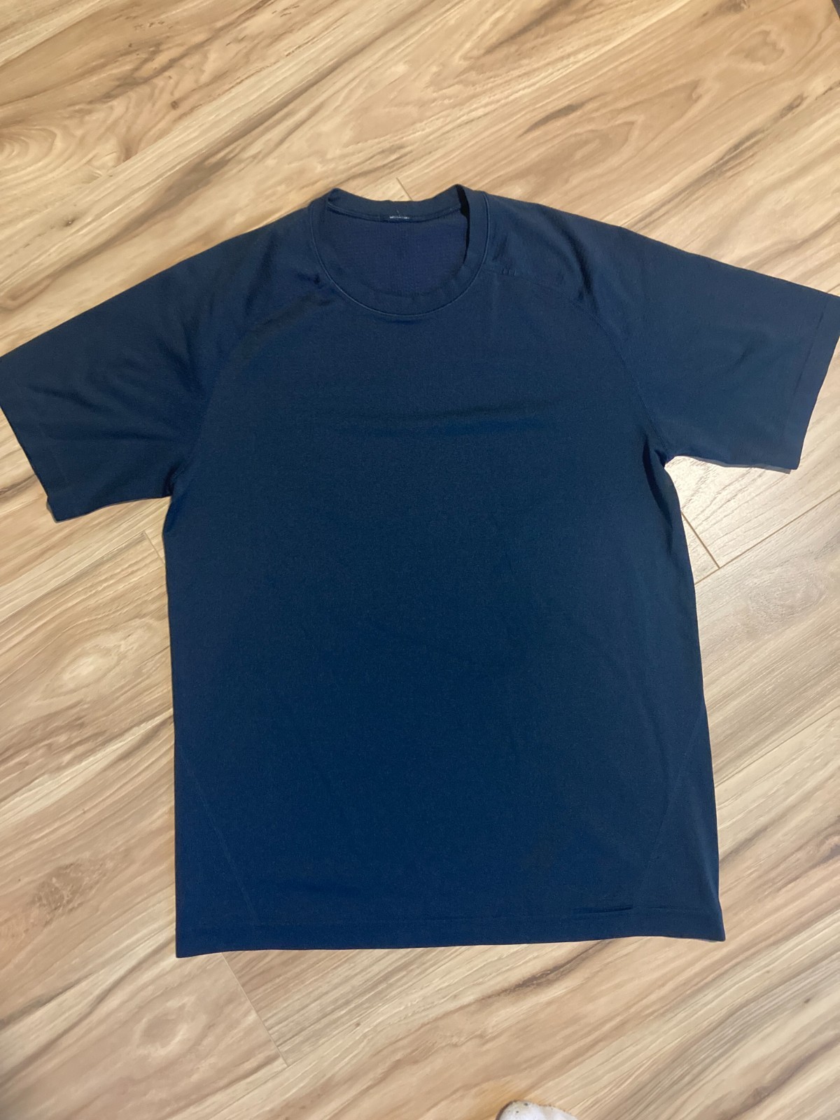 Lululemon Blue T-Shirt Men\'s Medium