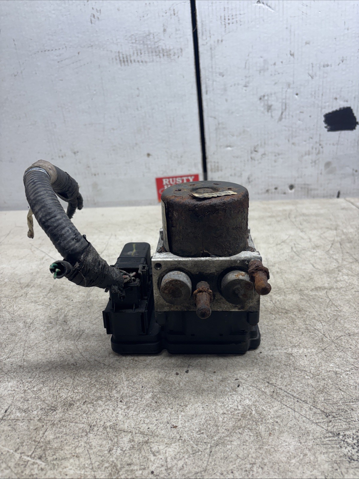 DEFECTIVE 2010 Dodge Caravan ABS AntiLock Brake Pump Module P68053600AC G3D