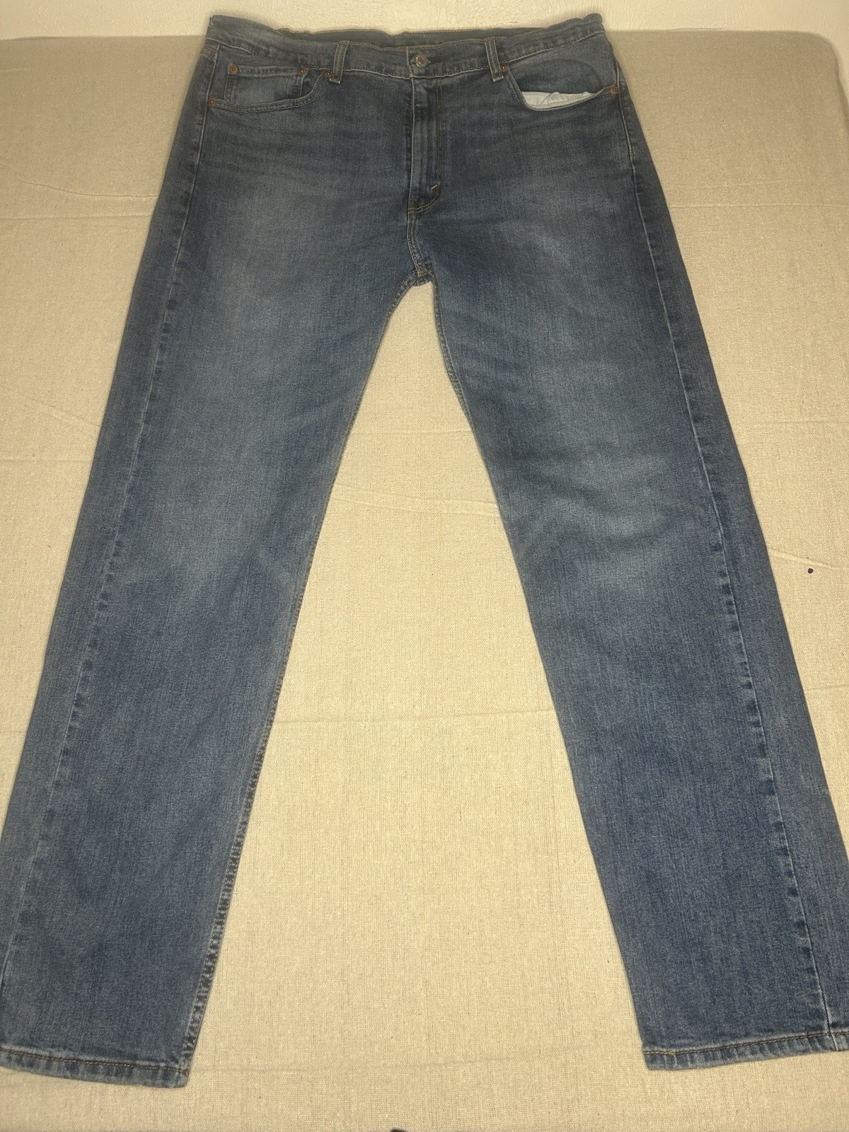 Levi\'s 505 Men\'s Blue Denim Jeans Straight Fit Mid Rise Medium Wash Cotton Levi\'s 505 Men\'s Blue Denim Jeans Straight Fit Mid Rise Medium Wash Cotton