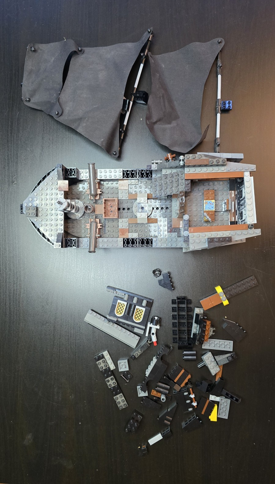LEGO 4184 Pirates of the Caribbean Black Pearl -INCOMPLETE Ship Only, No Minifi LEGO 4184 Pirates of the Caribbean Black Pearl -INCOMPLETE Ship Only, No Minifi