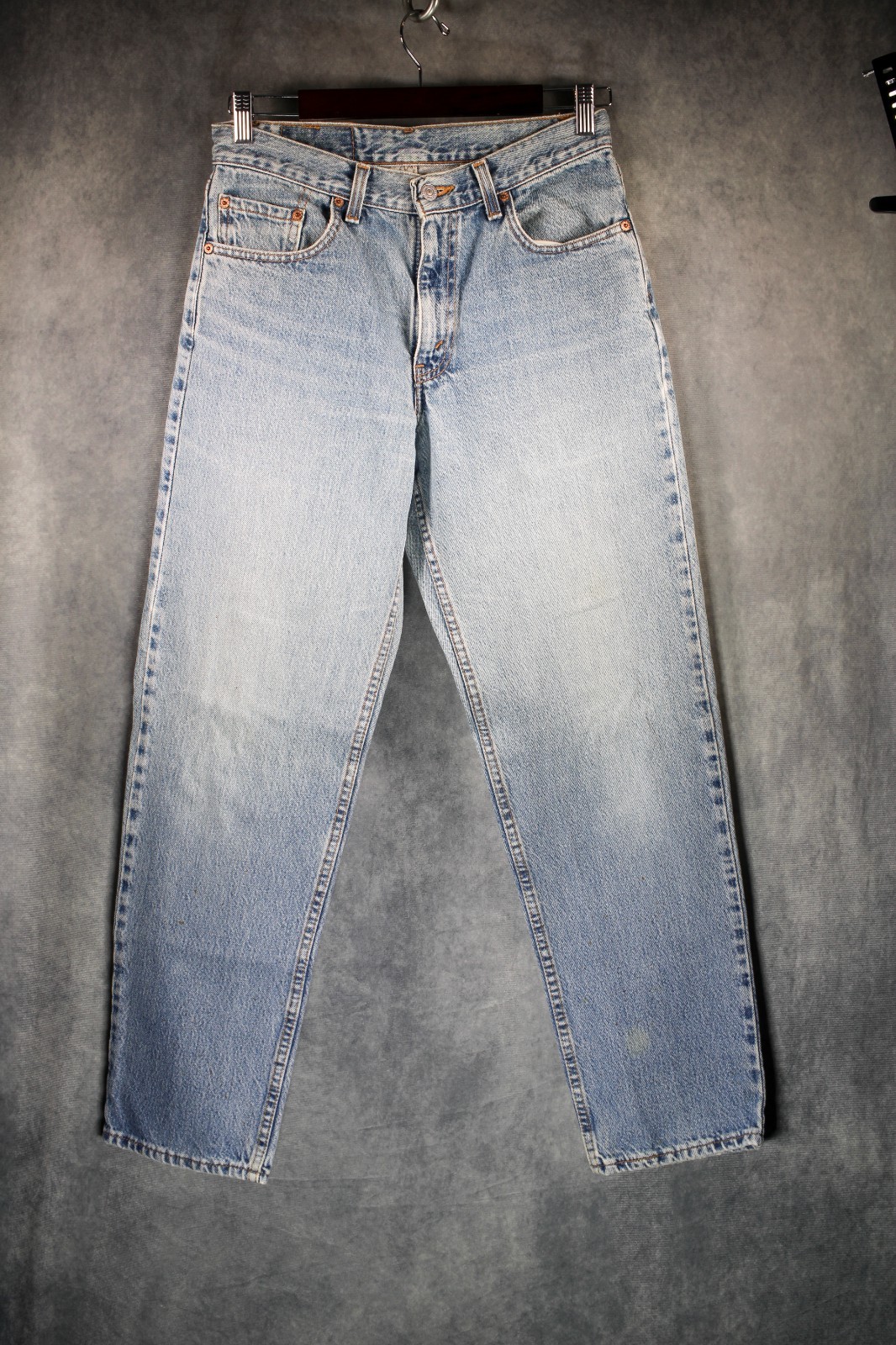 Vintage 2001 Levi\'s 550 Relaxed Fit Light Wash Jeans USA Made 30x30