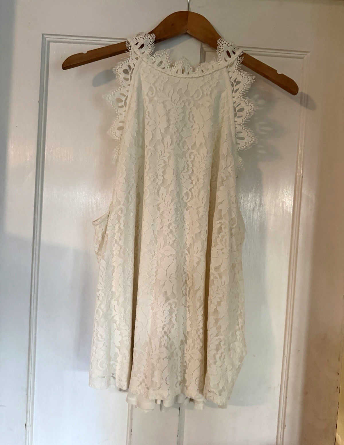 Maurices Women’s 2XL White Lace Tank Top Crochet Accent Round Neck Lightweight Maurices Women’s 2XL White Lace Tank Top Crochet Accent Round Neck Lightweight