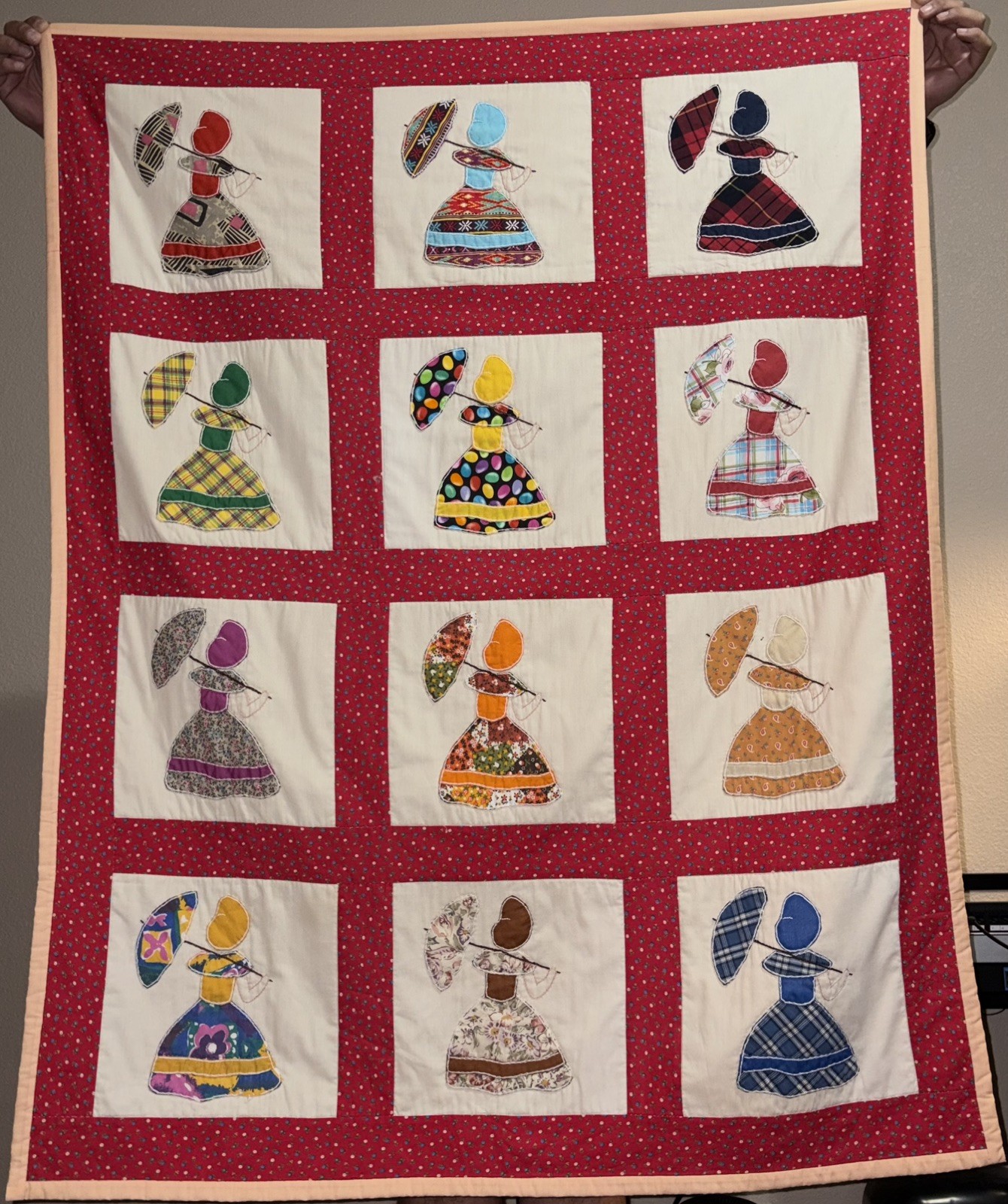 Vintage Hand Quilted Parasol Lady Sunbonnet Sue Quilt-Blanket 53x42in/135x107cm Vintage Hand Quilted Parasol Lady Sunbonnet Sue Quilt-Blanket 53x42in/135x107cm