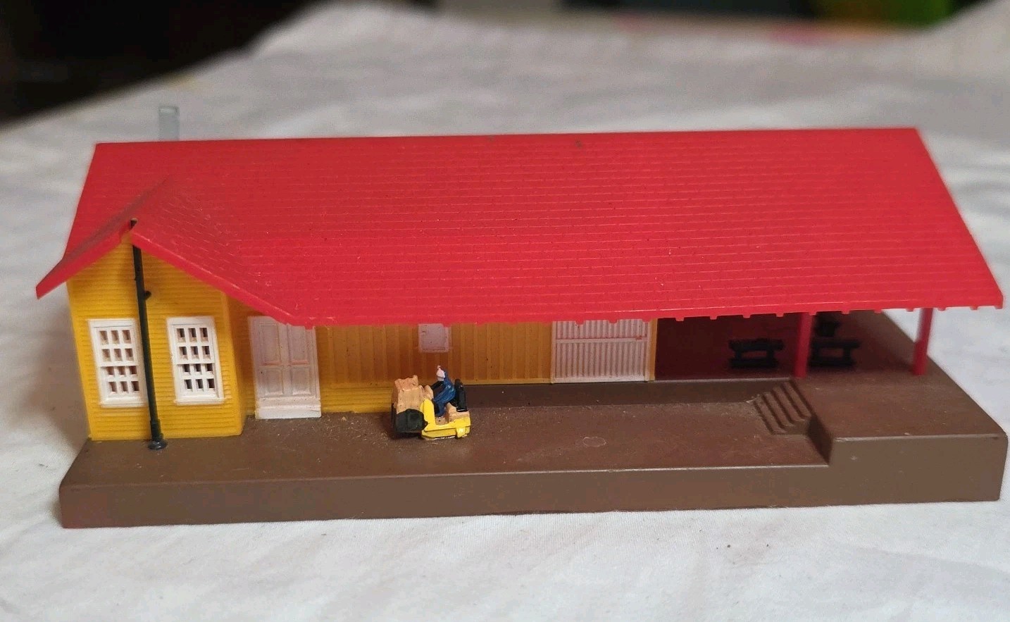 Bachman 7407 Bachmann Station Fully Assembled Used