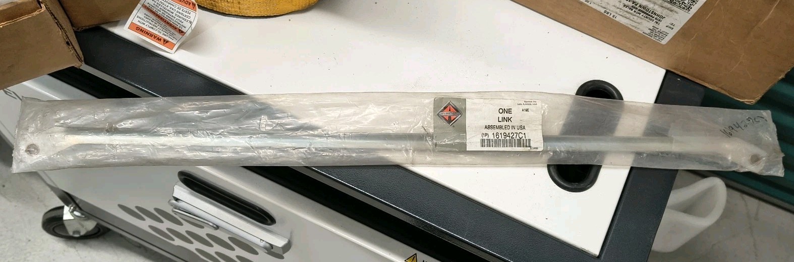 NOS Genuine International Truck Navistar Wiper Link 1619427C1