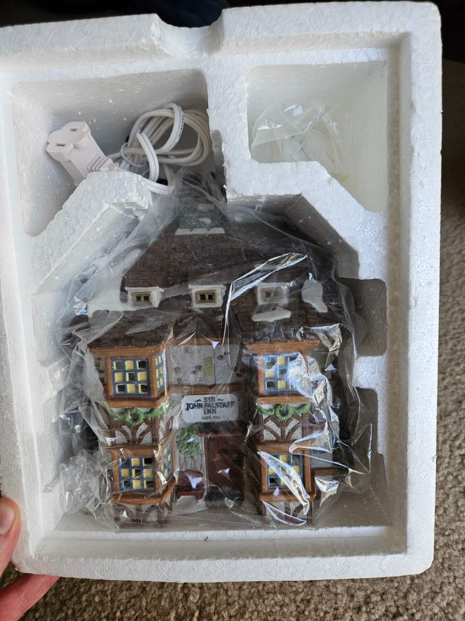 Vintage 1995 Dickens' village series Sir John Fallstaff inn w original packaging