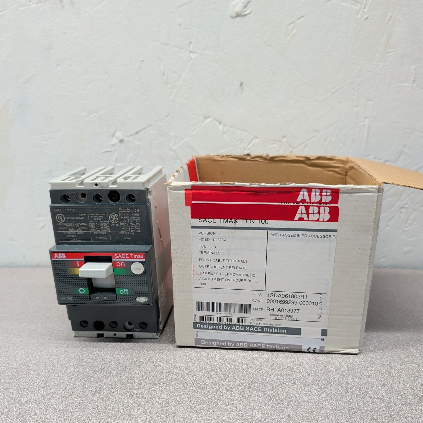 NEW ABB SACE TMAX T1N 100 CIRCUIT BREAKER 3 POLE 30A - 