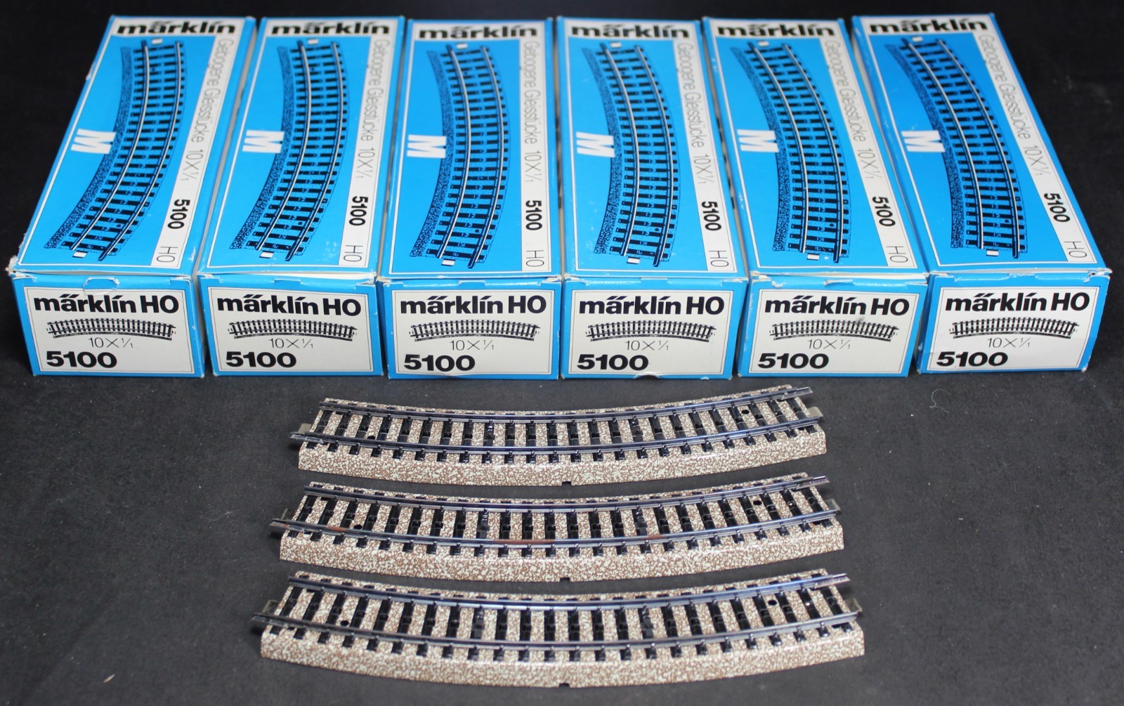(53) Marklin 5100 Curved Track Lot w/ Boxes - HO Scale (53) Marklin 5100 Curved Track Lot w/ Boxes - HO Scale