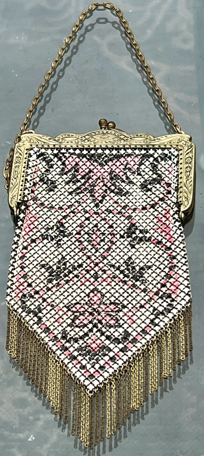ANTIQUE 1920's MANDALIAN FLORAL WHITE PINK BLACK ENAMEL MESH PURSE