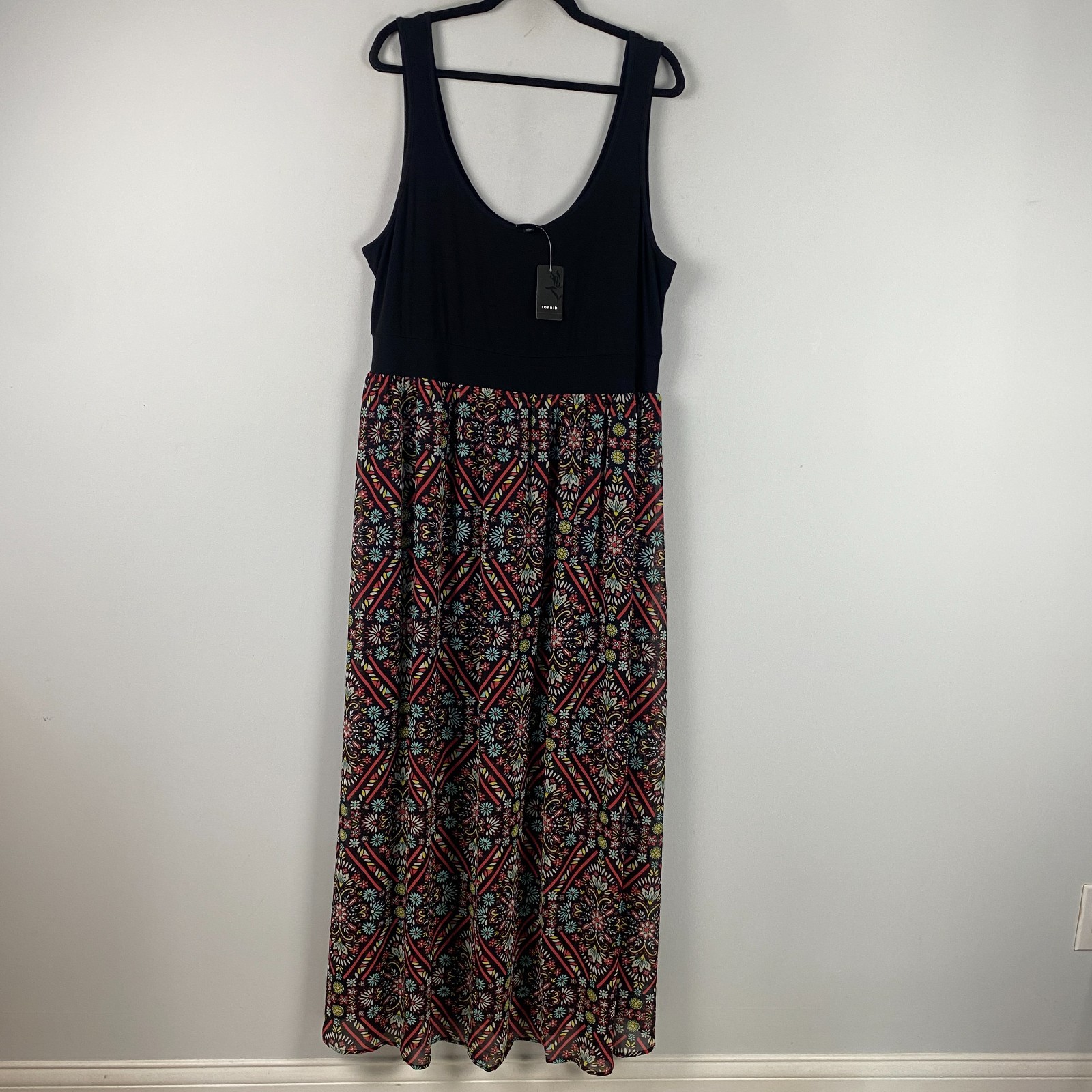 Torrid Maxi Dress Size 2X Black Floral Sleeveless Chiffon Scoop Neck Stretch