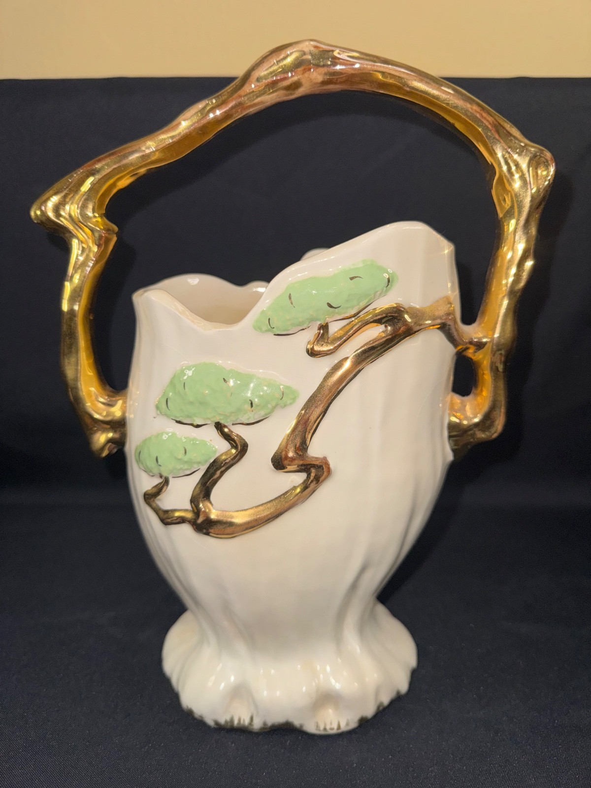 Roseville Ming Tree Basket