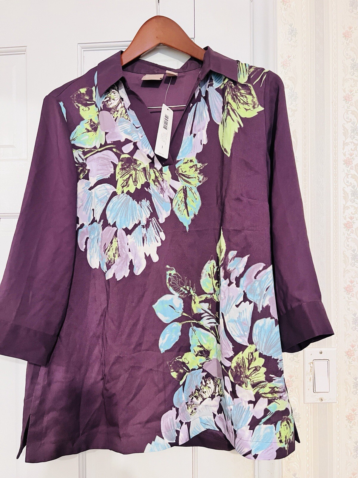 Chico’s Beautiful Top Chico’s Beautiful Top