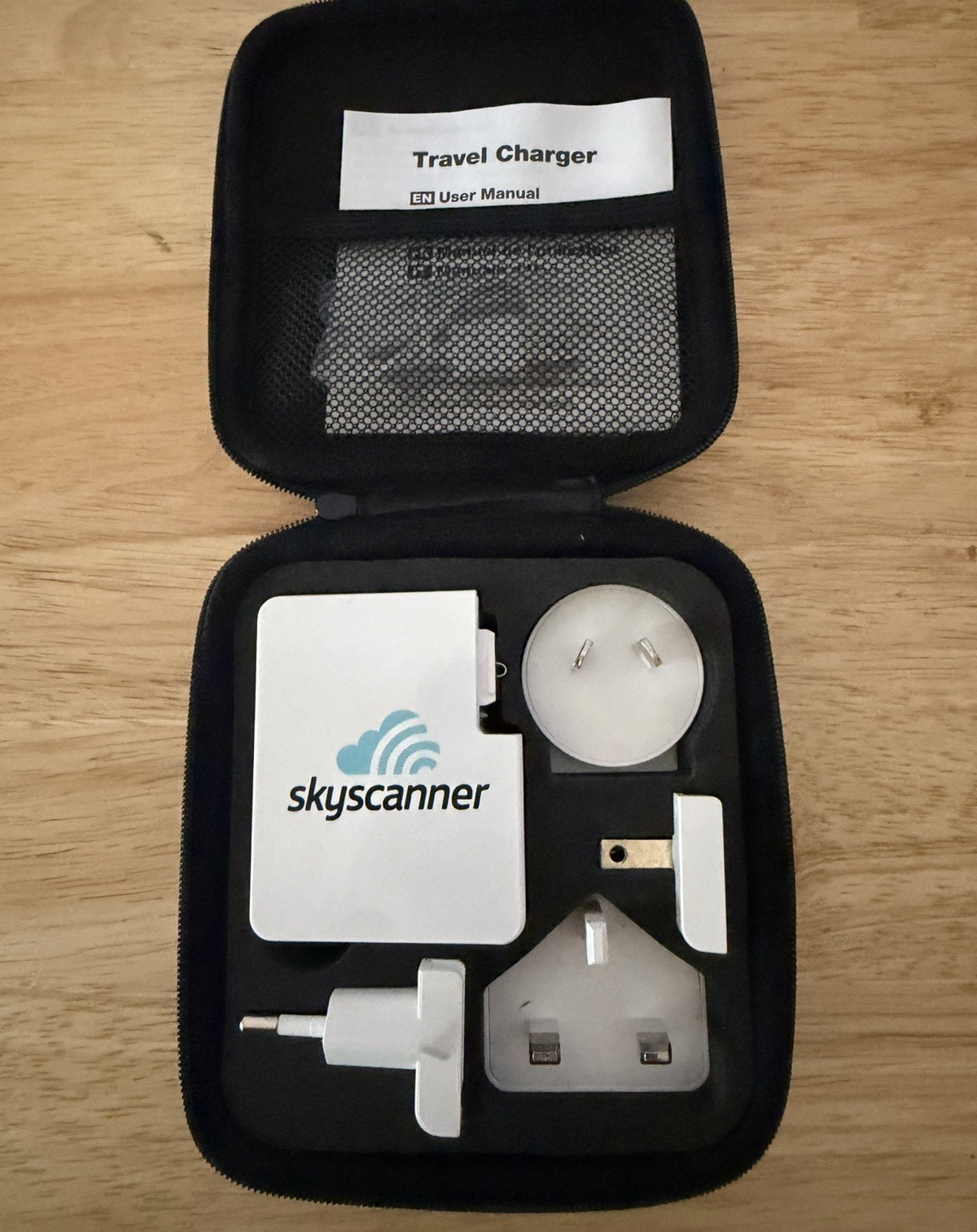 Skyscanner International Travel Adapter Kit Wall Charger MultimPlug USB Case Skyscanner International Travel Adapter Kit Wall Charger MultimPlug USB Case