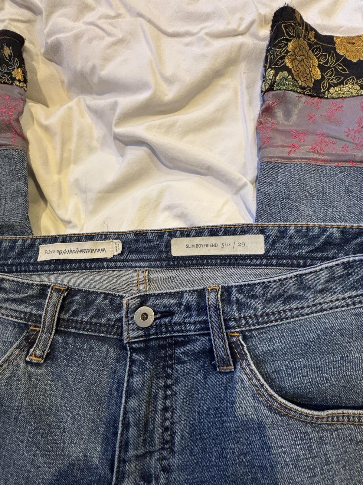 Pilcro Anthropologie Slim Boyfriend Jeans 29 Floral Brocade Embroidered Cuff
