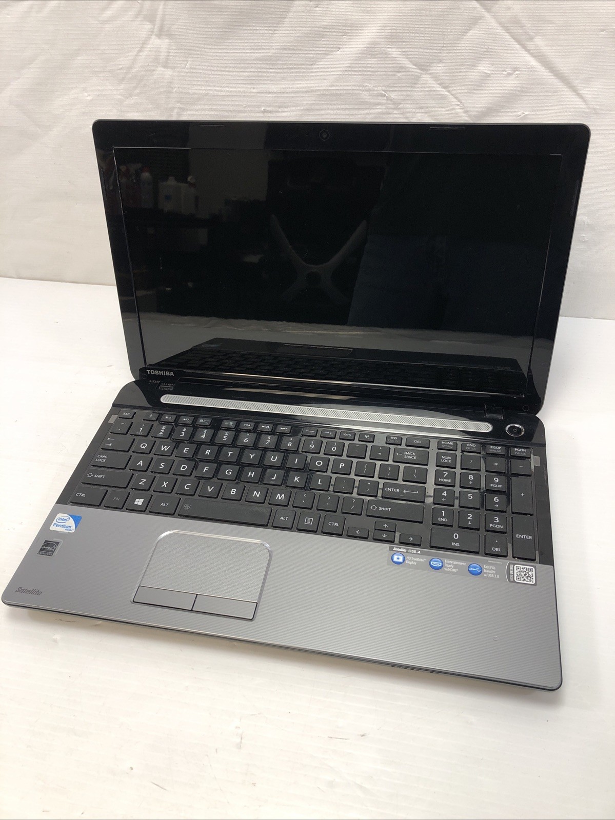 Toshiba Satellite C55-a5282 Pentium 2.4 ghz 6 Gb Ram 500 GB HDD Windows 10
