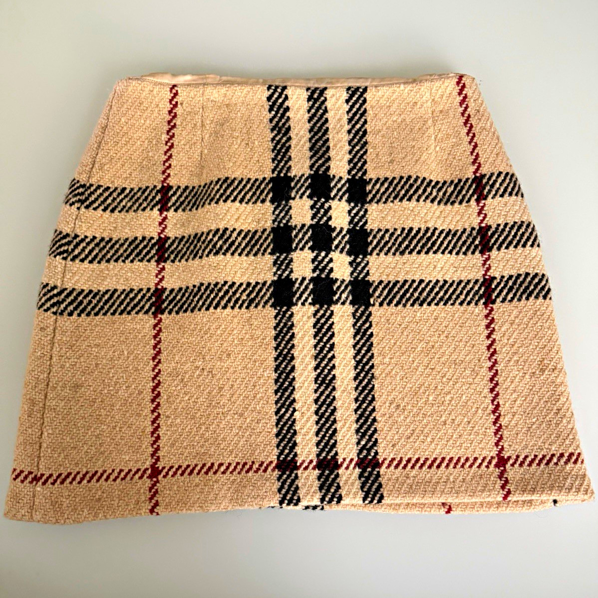 Burberry Vintage Women’s Beige Plaid Mini Skirt Black Red Check Pattern