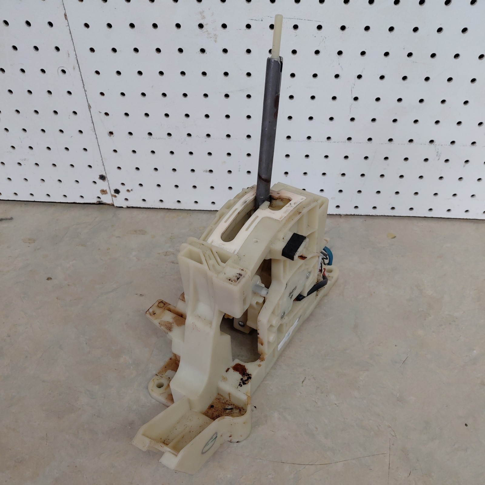 2011 2012 2013 2014 2015 Hyundai Sonata Gear Shift Assembly 46700-3Q100 2011 2012 2013 2014 2015 Hyundai Sonata Gear Shift Assembly 46700-3Q100