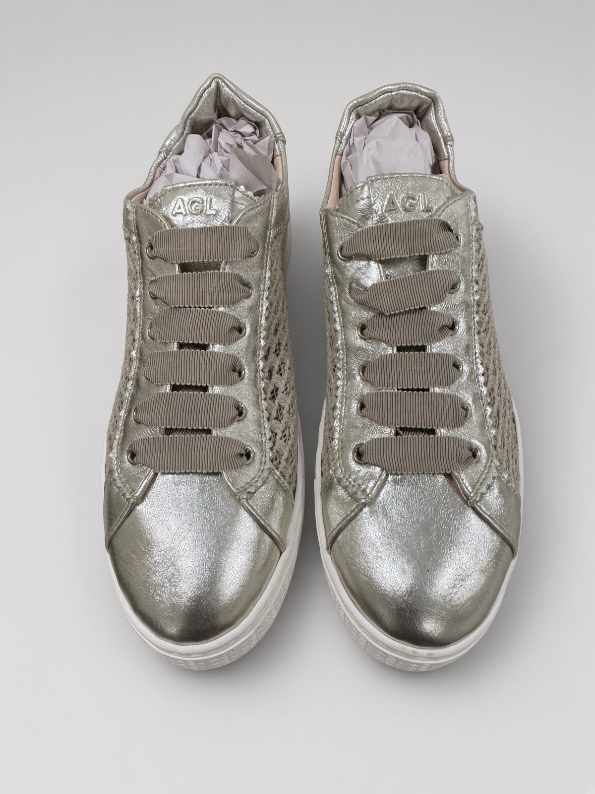 AGL ATTILIO GIUSTI LEOMBRUNI Crochet Metallic Sneakers Sz 38 / US 8 Gold