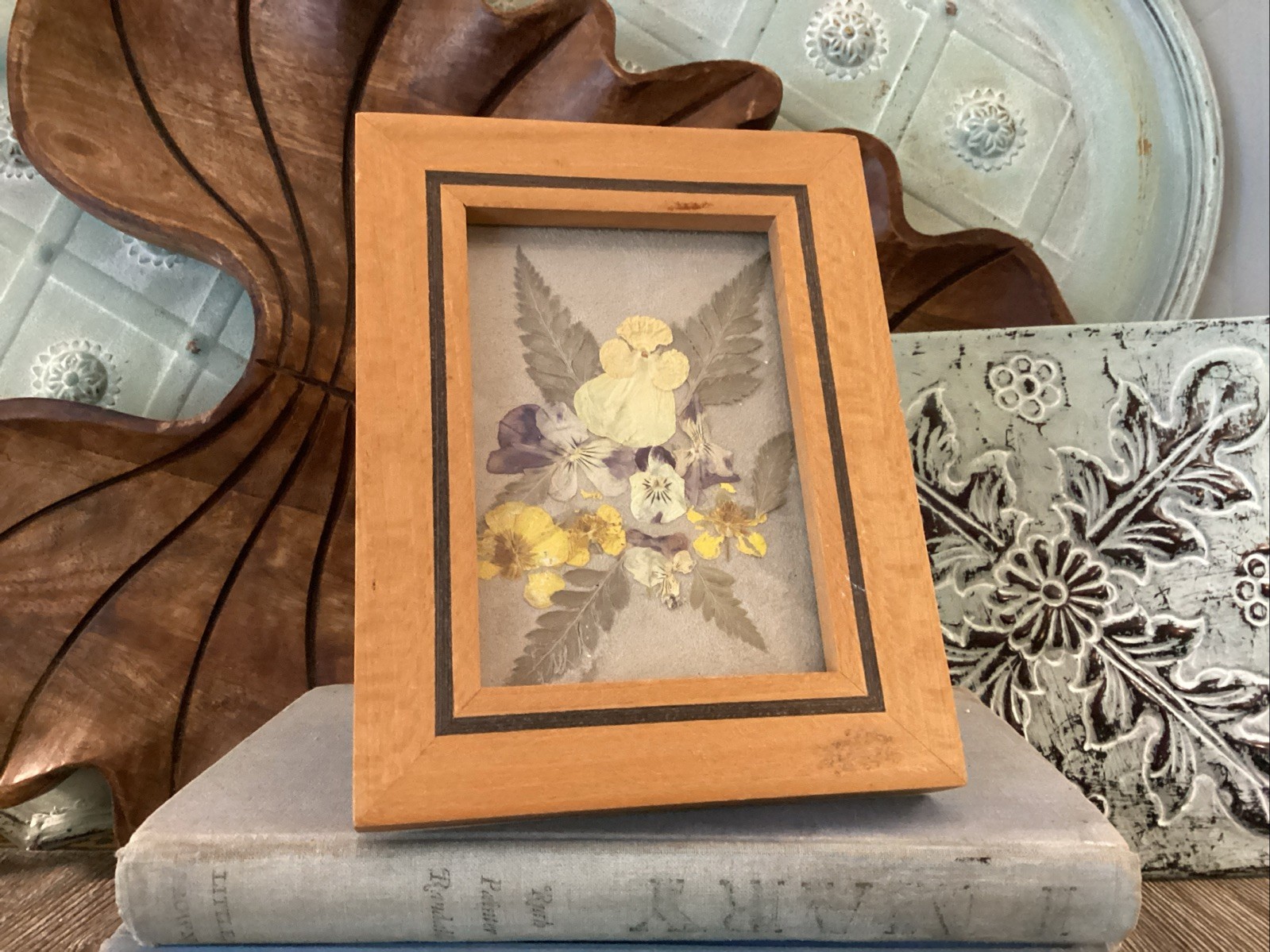 Vintage Pressed Flowers Pansies Miniature Fauna Bouquet Art Framed 4x6 Tabletop Vintage Pressed Flowers Pansies Miniature Fauna Bouquet Art Framed 4x6 Tabletop