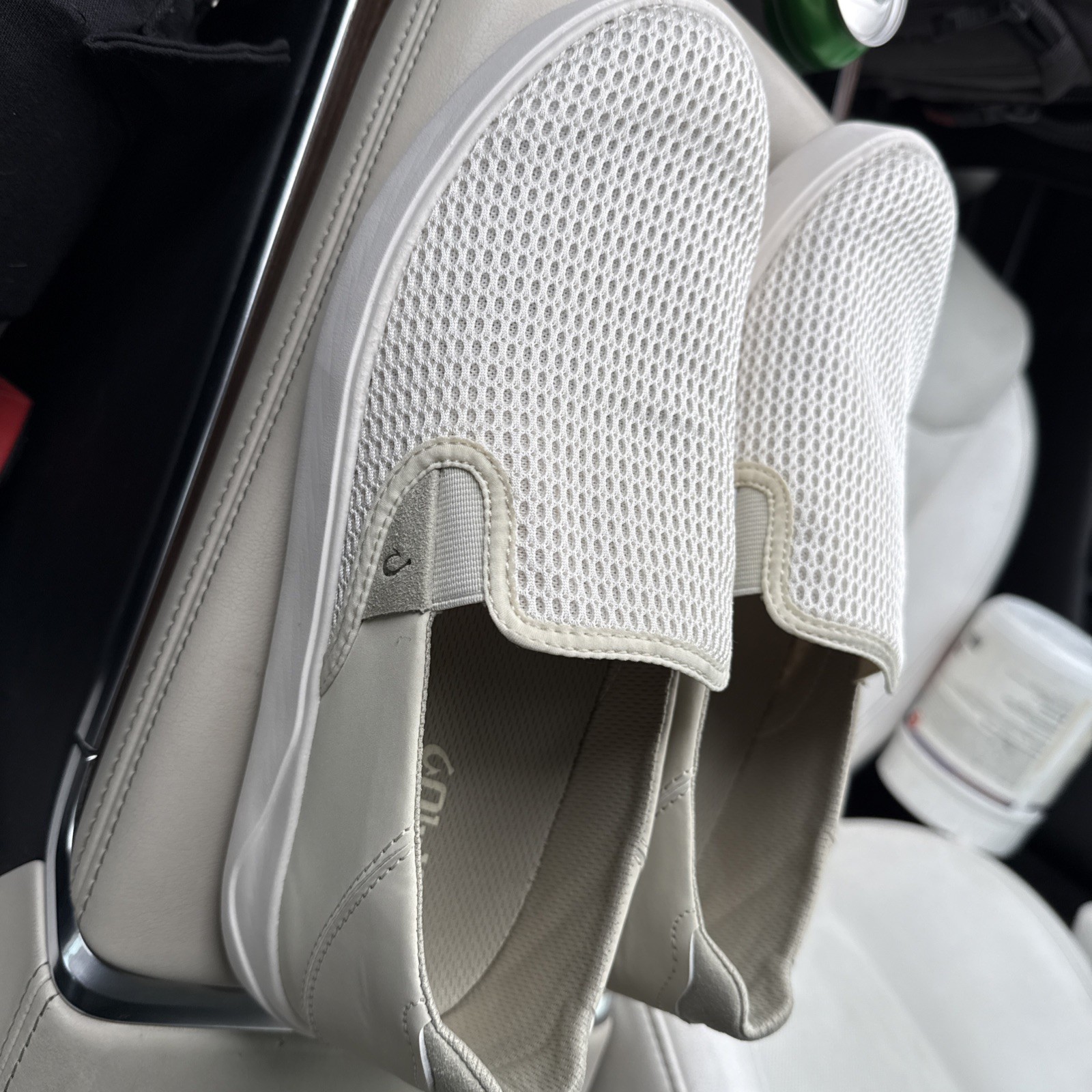 OluKai Lae‘ahi Men\'s Premium Mesh and Leather Slip-On Sneakers Bone/Bone OluKai Lae‘ahi Men\'s Premium Mesh and Leather Slip-On Sneakers Bone/Bone