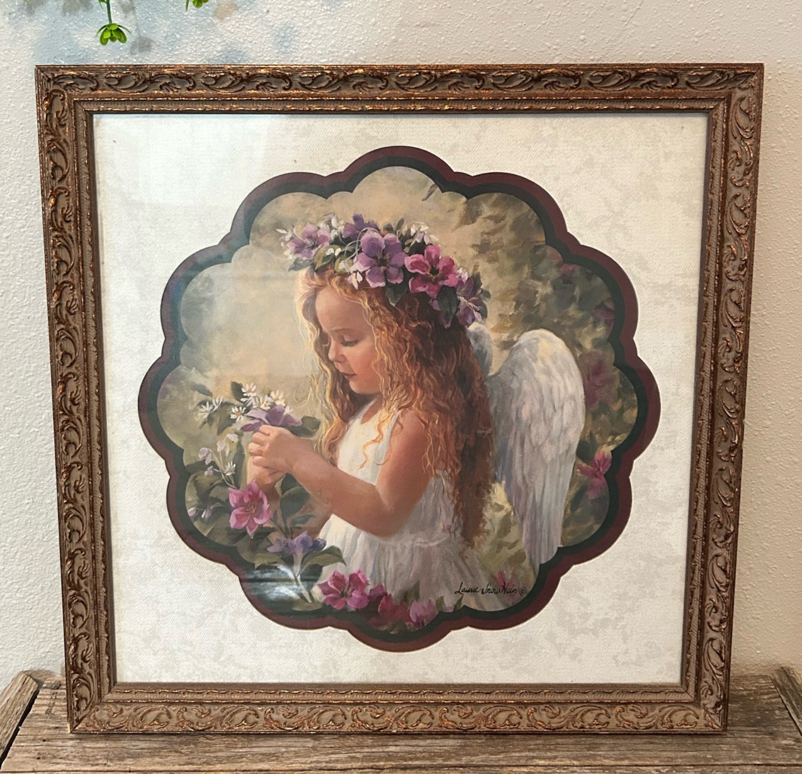 Home Interiors collectible, excellent condition.Gorgeous vintage angel wall art. Home Interiors collectible, excellent condition.Gorgeous vintage angel wall art.