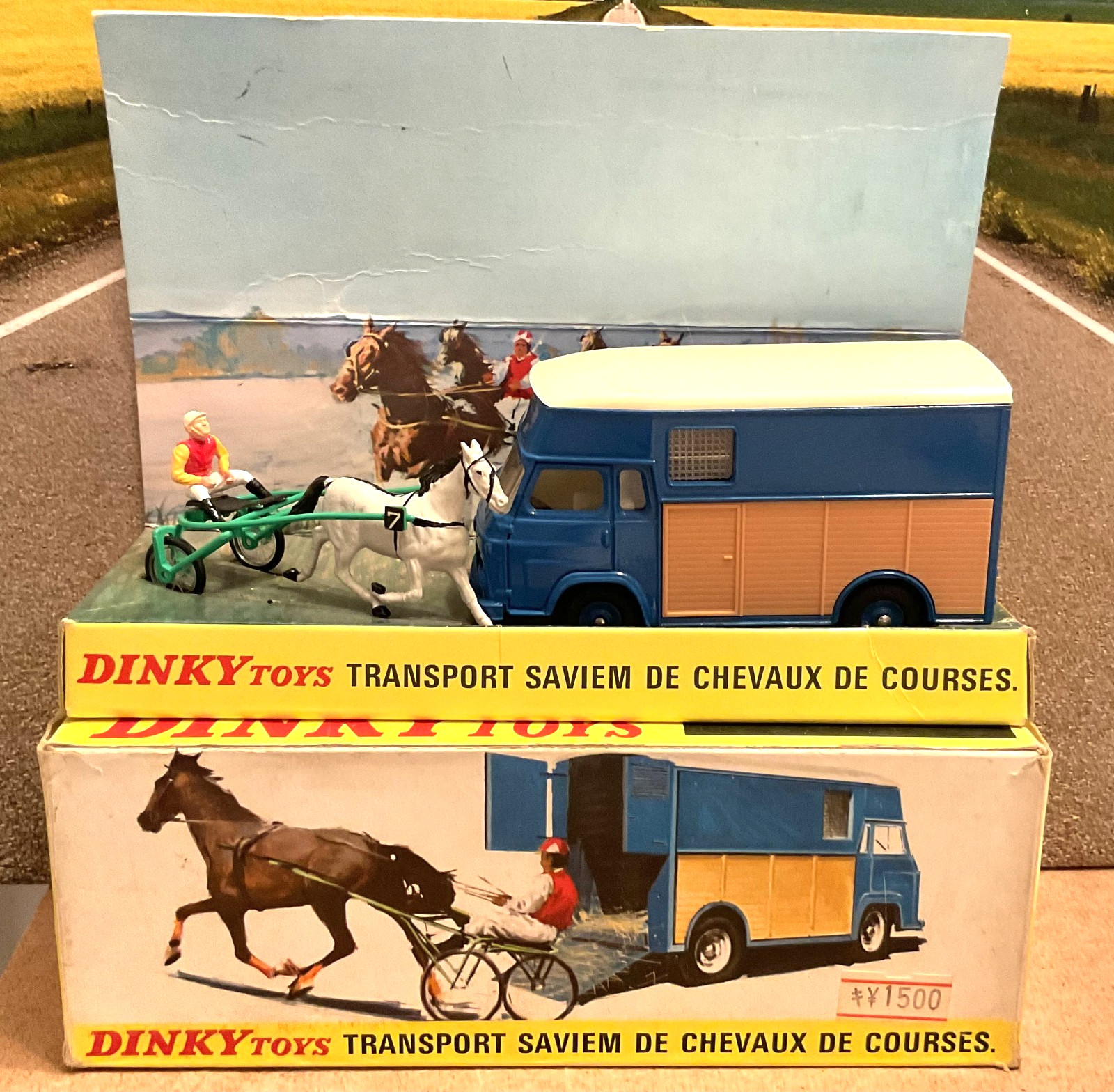 1959 DINKY  Meccano Triang France 571 TRANSPORT SAVIEM DE CHEVAUX DE COURSES