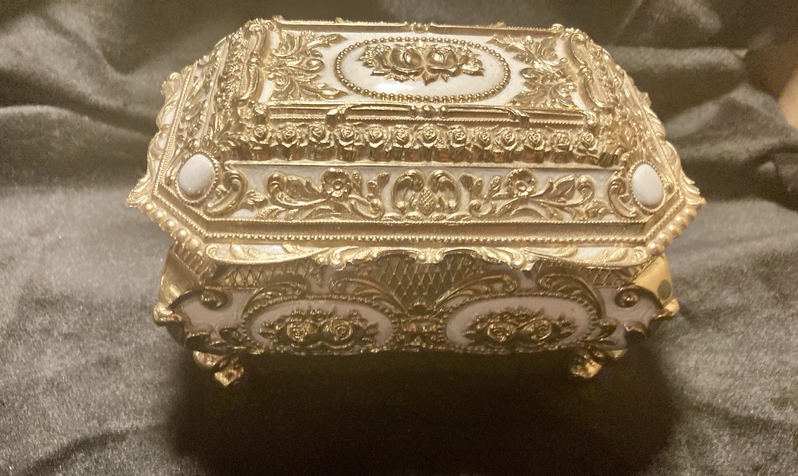 ✨Hollywood regency Trinket Box✨ ✨Hollywood regency Trinket Box✨