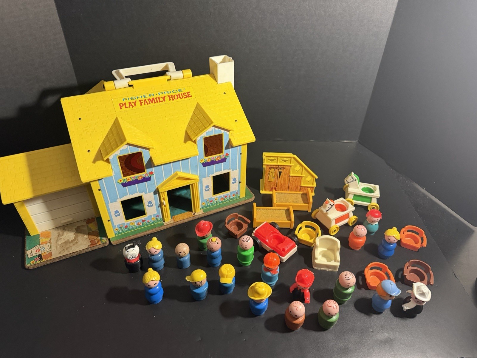 Vintage 1969 Fisher-Price Little People Play Family House 952 & Accessories READ Vintage 1969 Fisher-Price Little People Play Family House 952 & Accessories READ