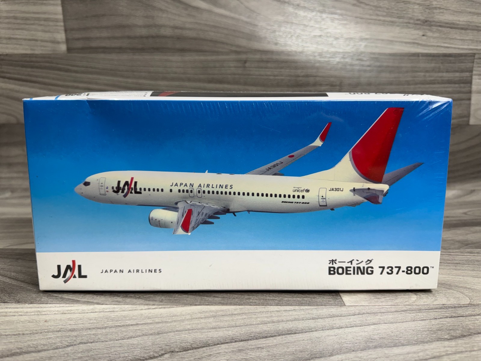 NEW HASEGAWA JAPAN AIRLINES BOEING 767-300 MODEL AIRPLANE KIT #10705 1:200