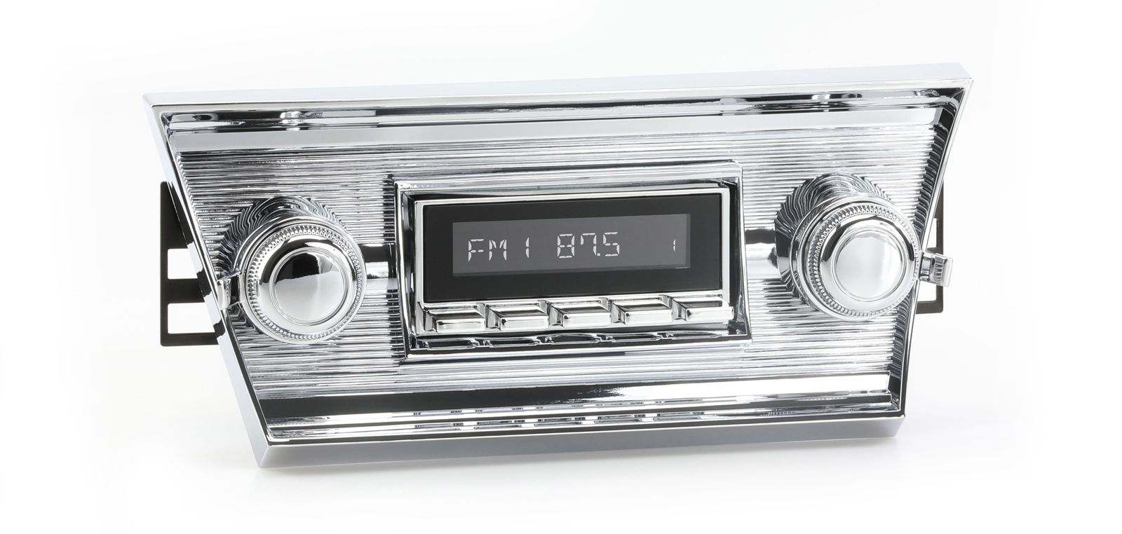 RetroRadio for 1966-67 Chevrolet Chevelle BT, AUX, AM/FM LAC-M1-01113-03P-73PC