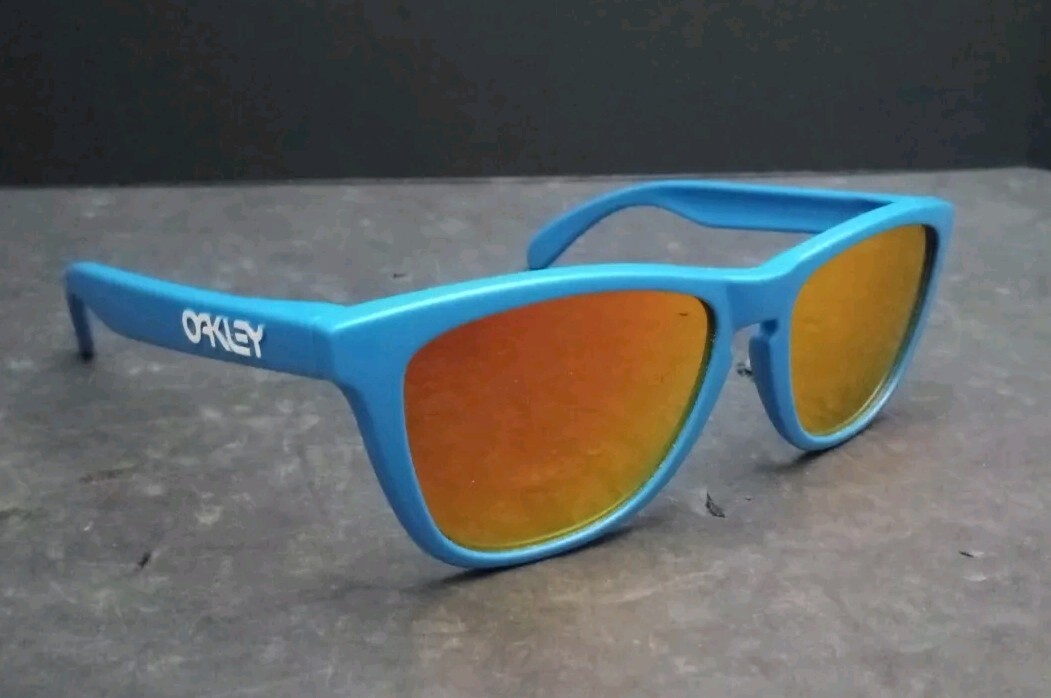 Oakley + Supreme Frogskins Limited Edition Masterpiece Sunglasses Blue
