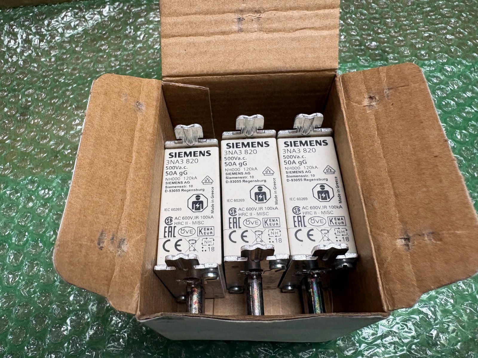 3 New Siemens 3NA3 820 500Va.c 50A gG NH000 120ka LV HRC fuse-link(D9/1)